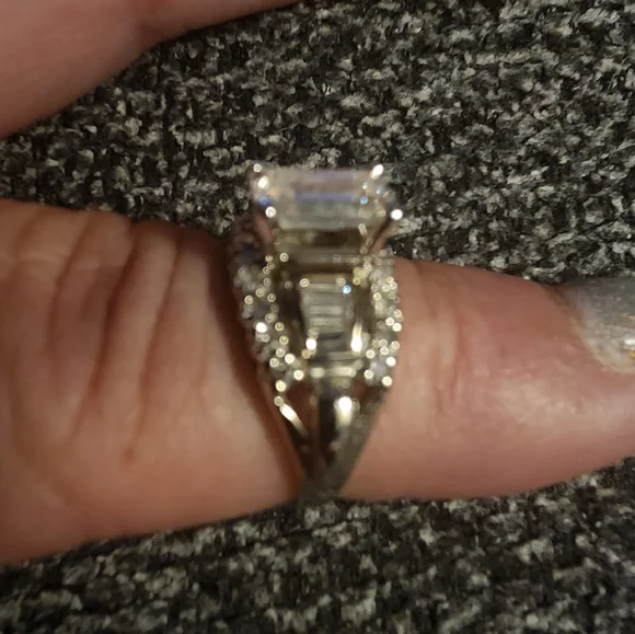 Certified Diamond ring - Picture 4 of 5